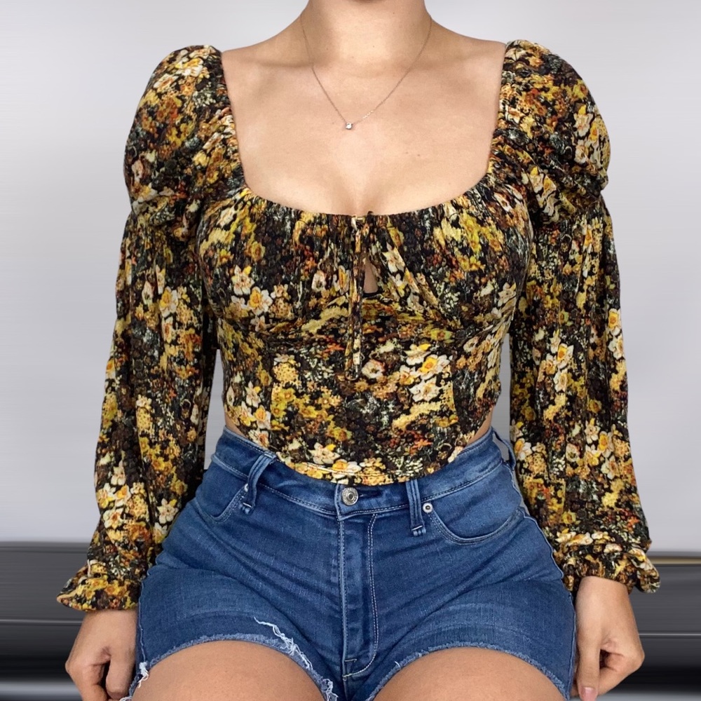 URBAN OUTFITTERS Elowen Puff Sleeve Peasant Hipster Long Sleeve Crop Top